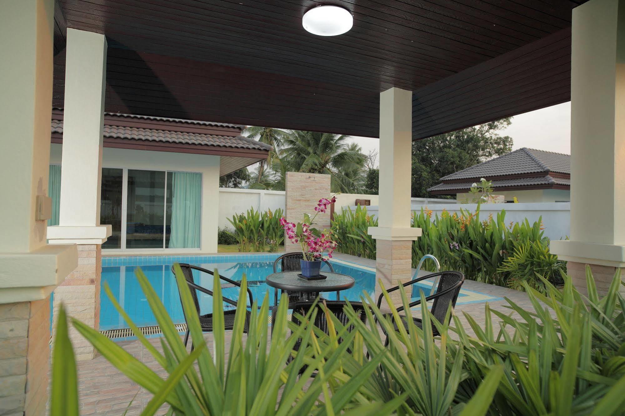 Unique Paradise Resort Bang Lamung Buitenkant foto