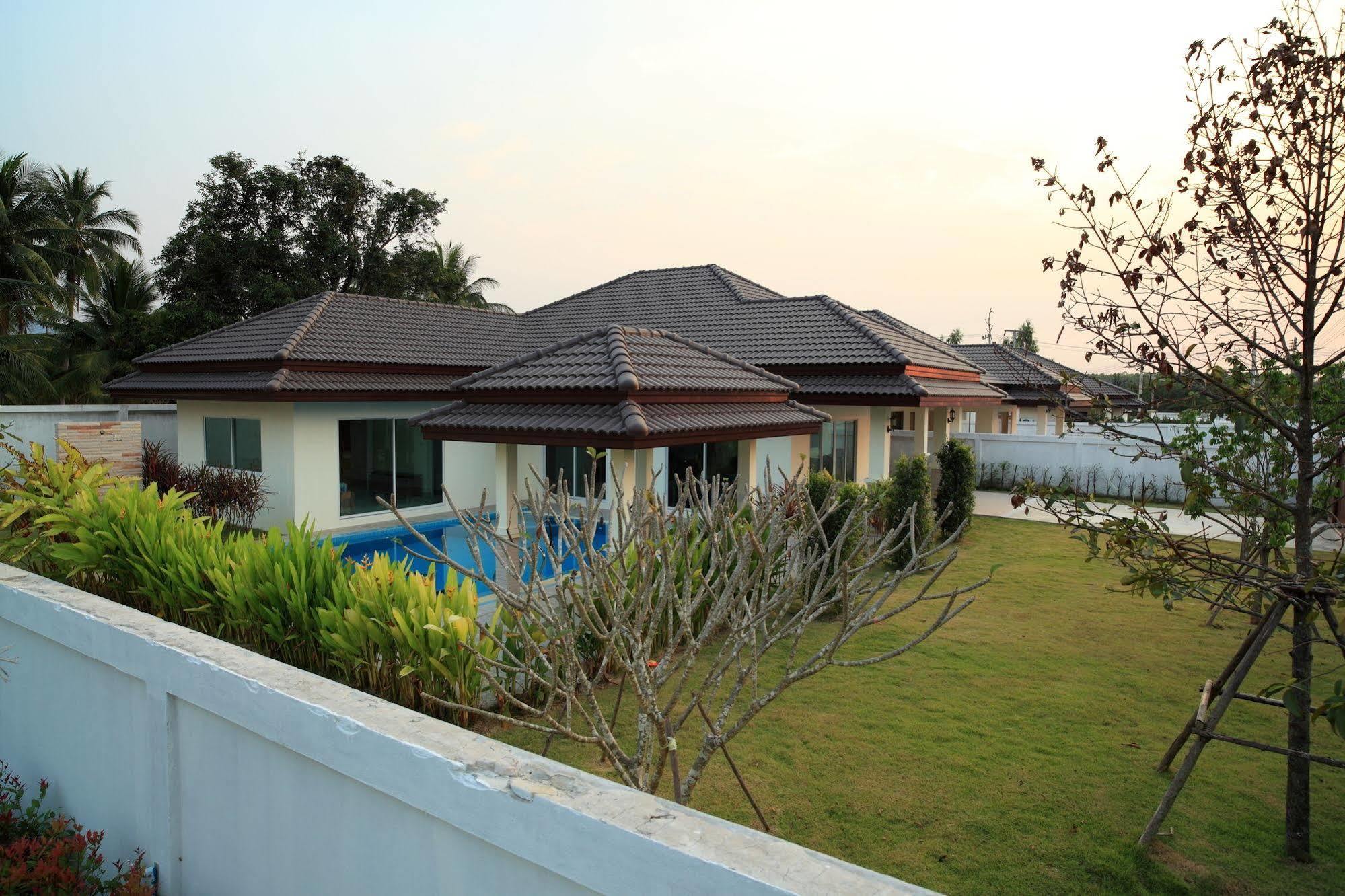 Unique Paradise Resort Bang Lamung Buitenkant foto